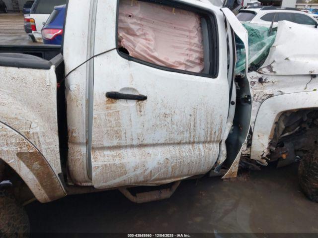 Toyota Tacoma Base V6 Image 16