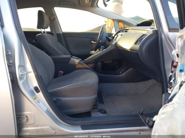 Toyota Prius Two Image 6