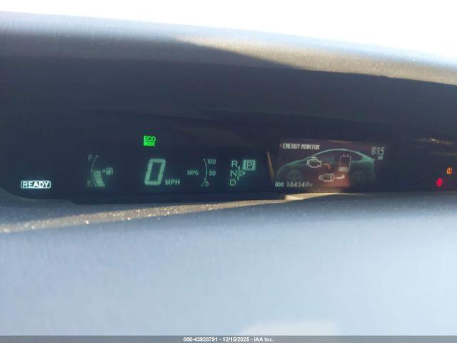 Toyota Prius Two Image 11