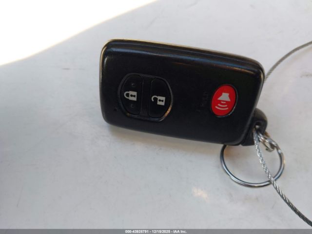 Toyota Prius Two Image 10