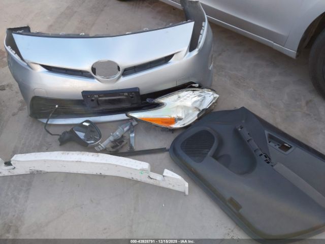 Toyota Prius Two Image 9