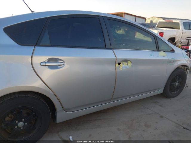 Toyota Prius Two Image 15