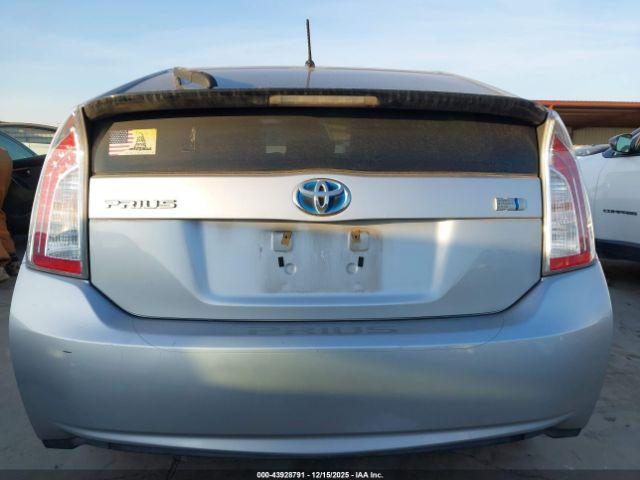 Toyota Prius Two Image 2