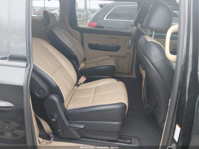 Kia Sedona Ex Image 12