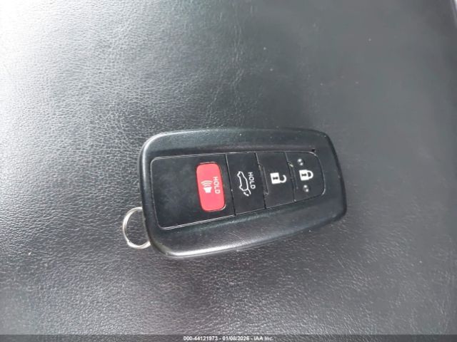 Toyota RAV4 Xle Premium Image 6