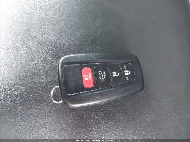 Toyota RAV4 Xle Premium Image 6