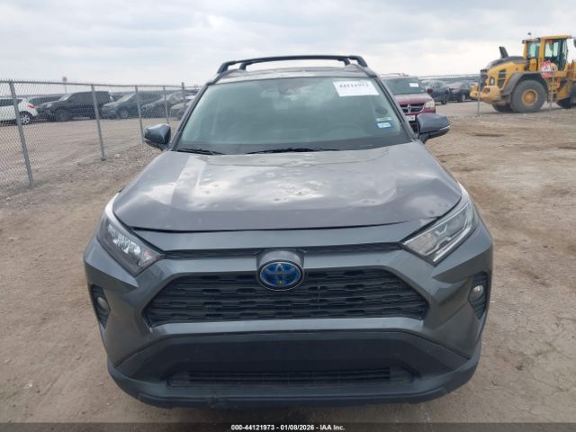 Toyota RAV4 Xle Premium Image 5