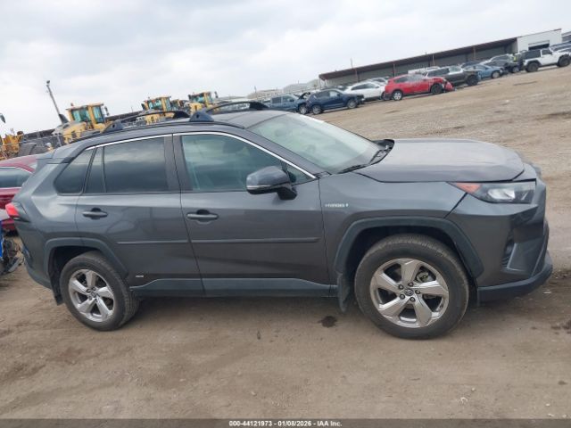 Toyota RAV4 Xle Premium Image 9