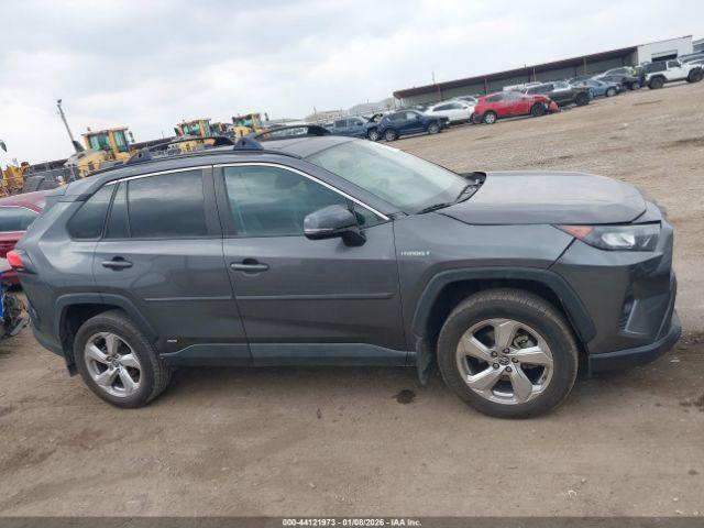 Toyota RAV4 Xle Premium Image 9