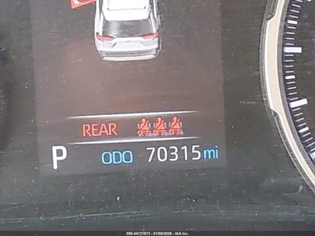 Toyota RAV4 Xle Premium Image 12