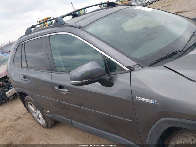 Toyota RAV4 Xle Premium Image 16