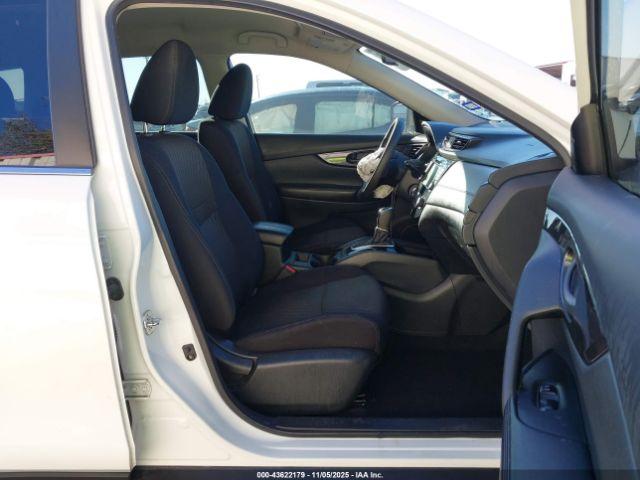 Nissan Rogue S Image 3