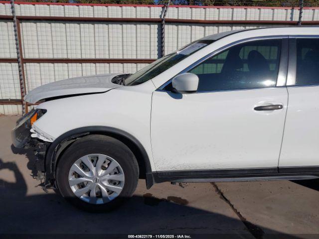 Nissan Rogue S Image 11