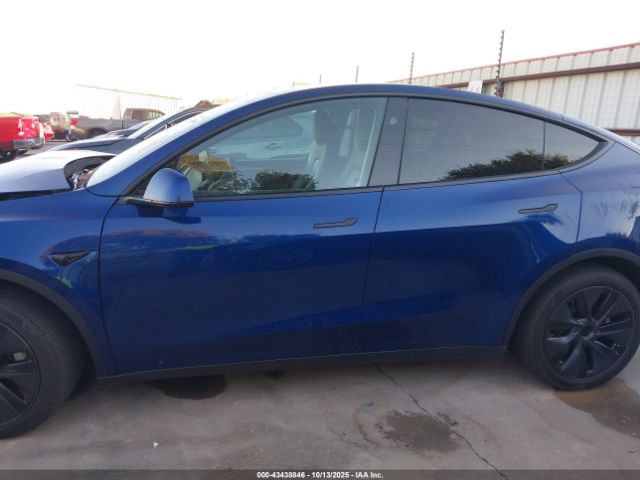 Tesla Model Y Long Range Dual Motor Rear-wheel Drive Image 17