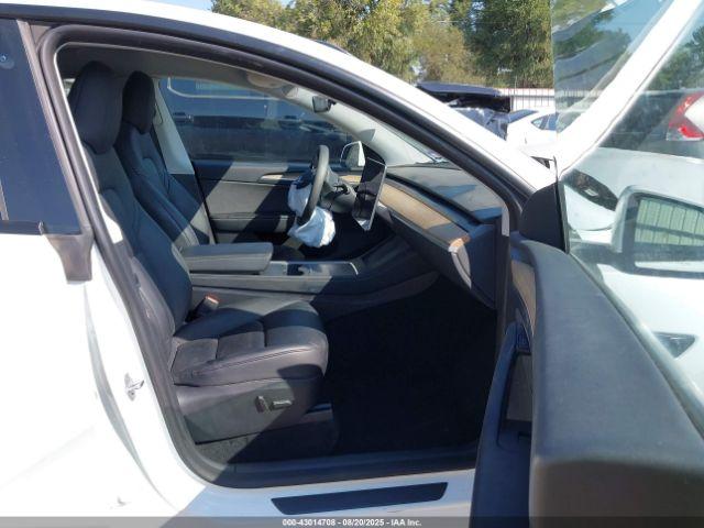 Tesla Model Y Image 8