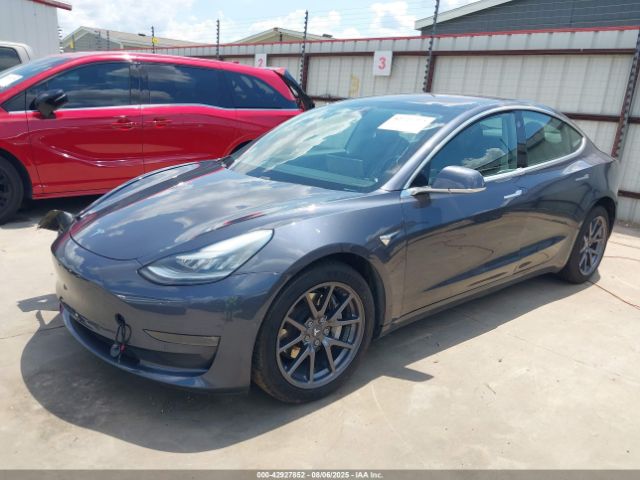 Tesla Model 3 Image 9