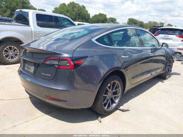Tesla Model 3 Image 7