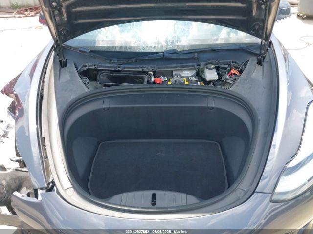 Tesla Model 3 Image 18