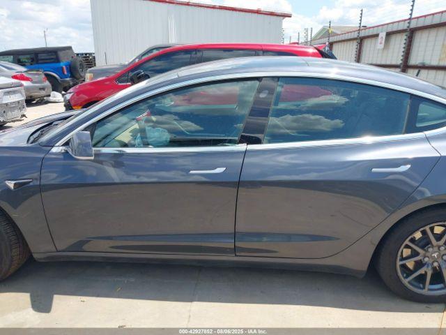 Tesla Model 3 Image 19