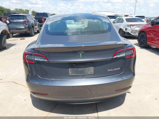 Tesla Model 3 Image 14