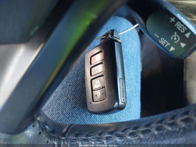 Toyota Avalon Xle Premium Image 13