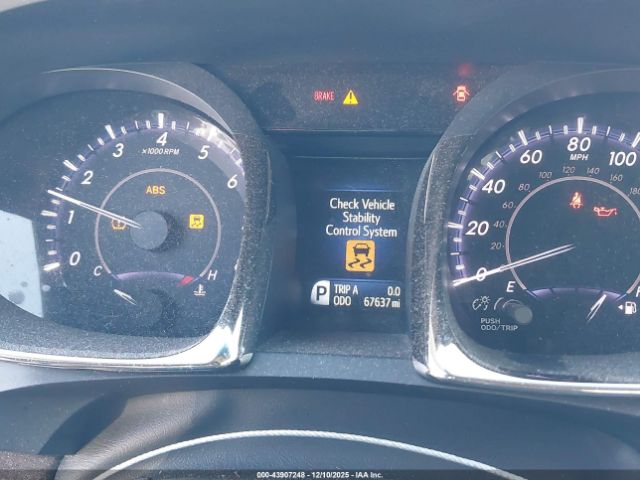 Toyota Avalon Xle Premium Image 12