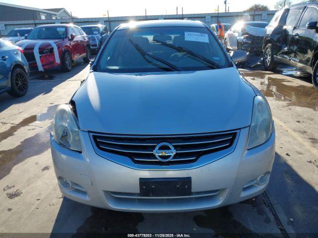 Nissan Altima 2.5 Image 17