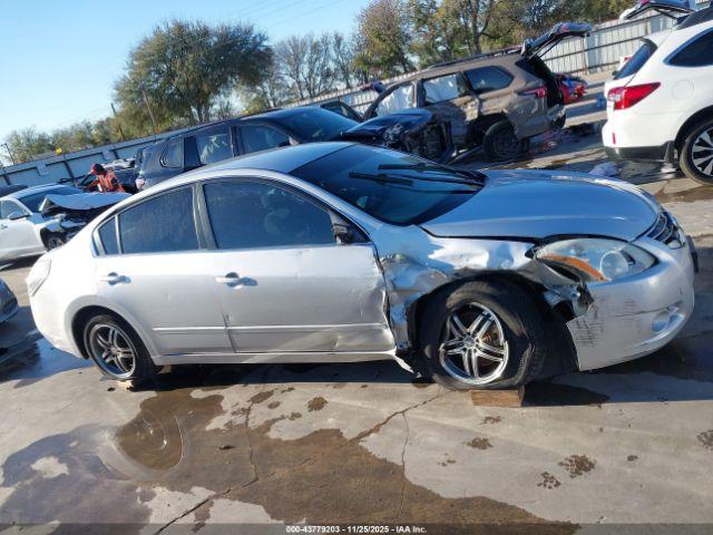 Nissan Altima 2.5 Image 18