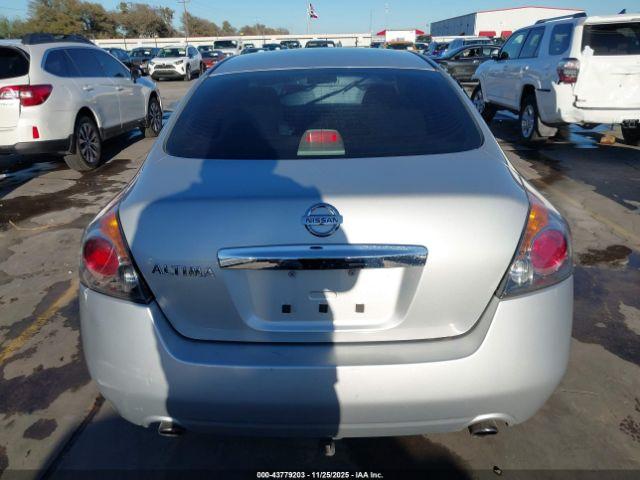 Nissan Altima 2.5 Image 12