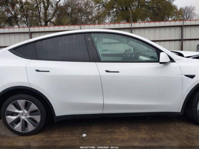 Tesla Model Y Long Range Dual Motor All-wheel Drive Image 13