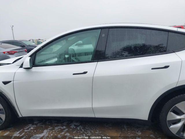 Tesla Model Y Long Range Dual Motor All-wheel Drive Image 12