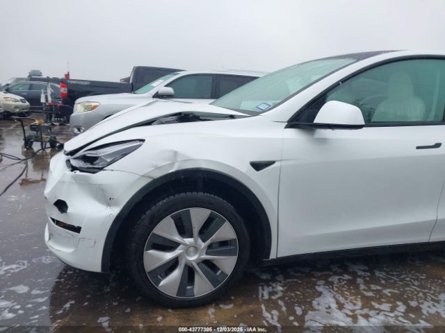 Tesla Model Y Long Range Dual Motor All-wheel Drive Image 4