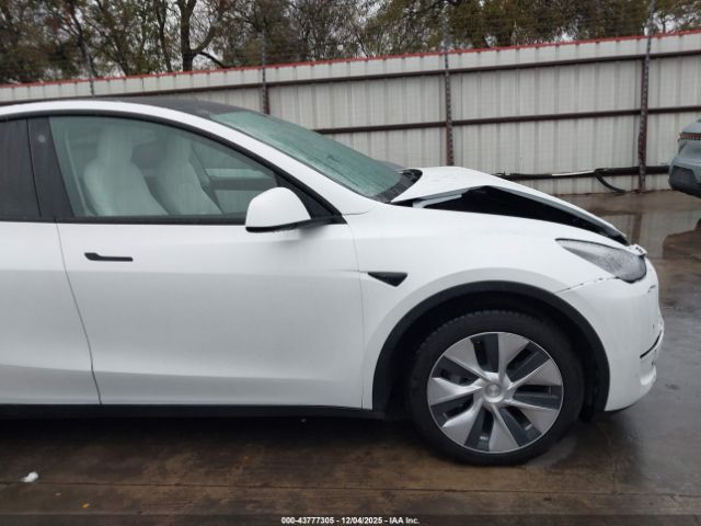 Tesla Model Y Long Range Dual Motor All-wheel Drive Image 8