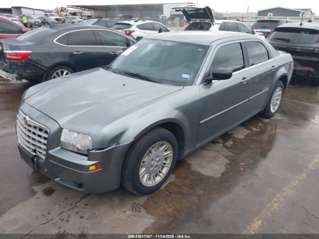 Chrysler 300 Image 9