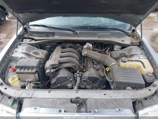 Chrysler 300 Image 10