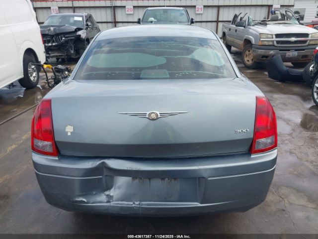 Chrysler 300 Image 14