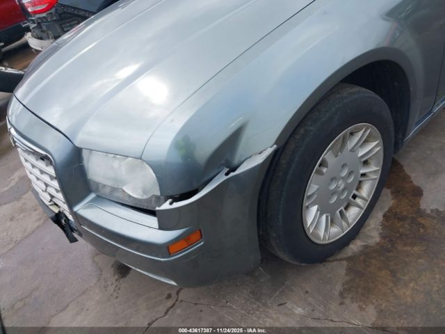 Chrysler 300 Image 11