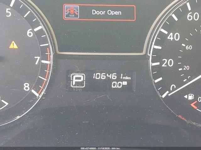 Nissan Pathfinder S Image 8