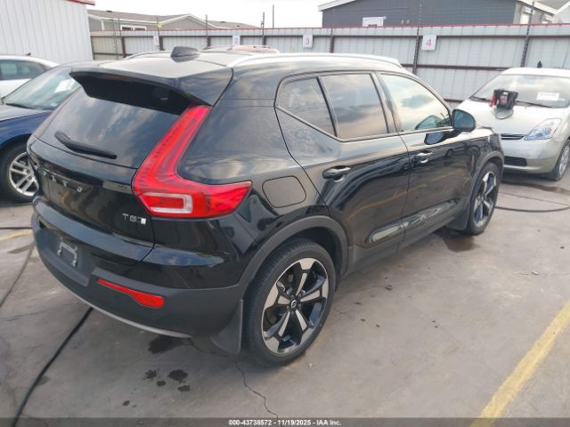 Volvo XC40 T5 Momentum Image 17
