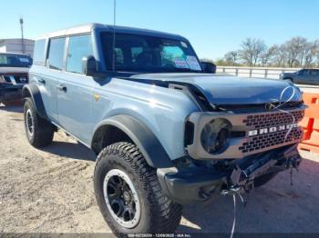  Salvage Ford Bronco