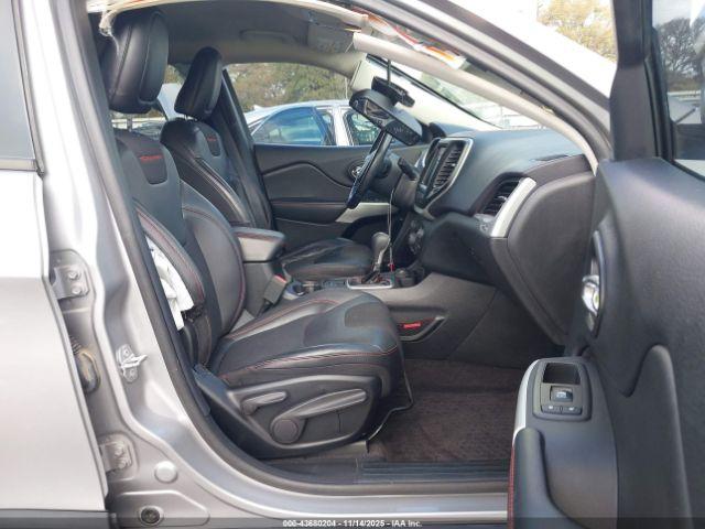 Jeep Cherokee Trailhawk 4x4 Image 20