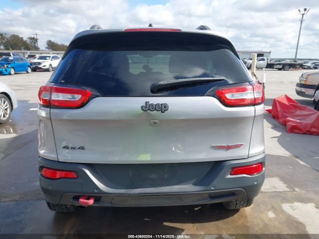 Jeep Cherokee Trailhawk 4x4 Image 14
