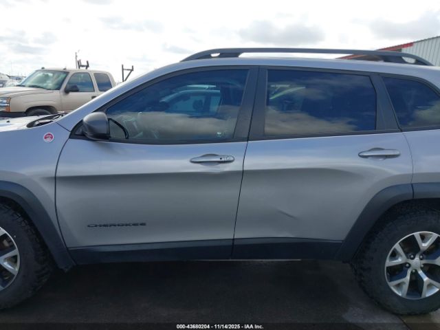 Jeep Cherokee Trailhawk 4x4 Image 8