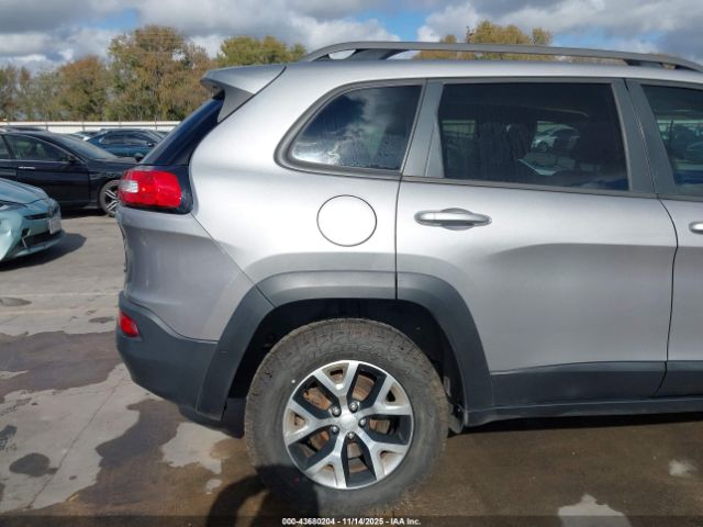 Jeep Cherokee Trailhawk 4x4 Image 6