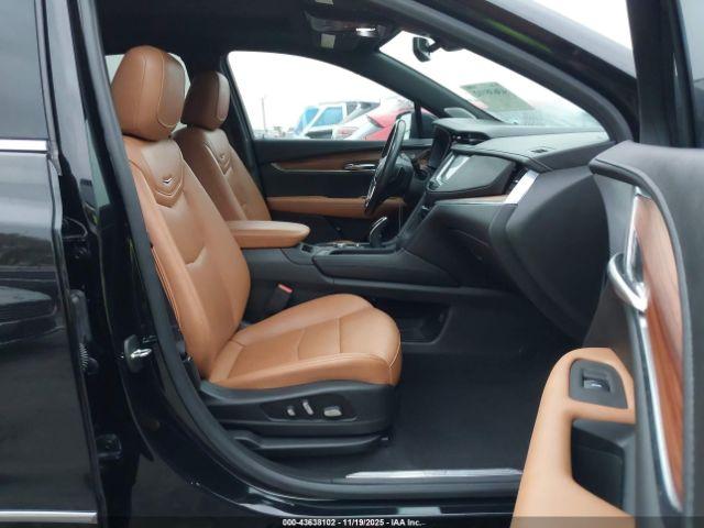 Cadillac XT5 Fwd Premium Luxury Image 3