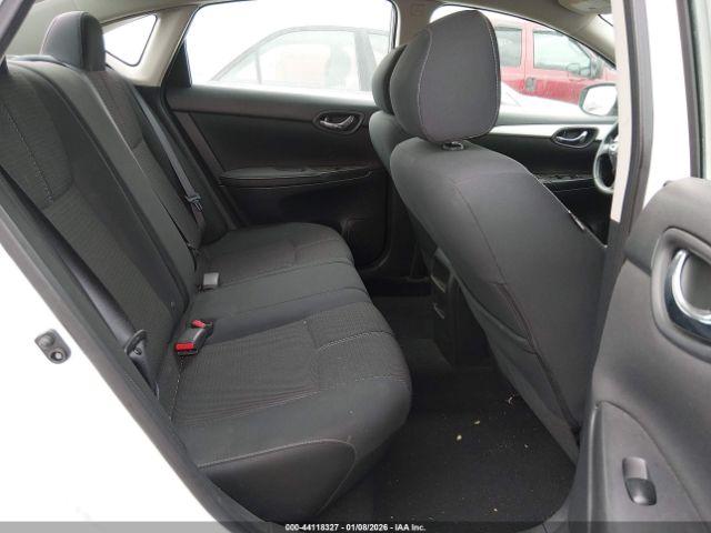 Nissan Sentra S Image 4