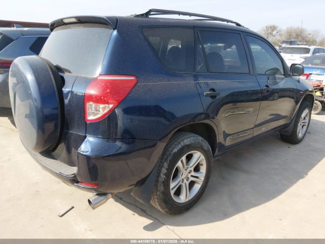 Toyota RAV4 Image 14