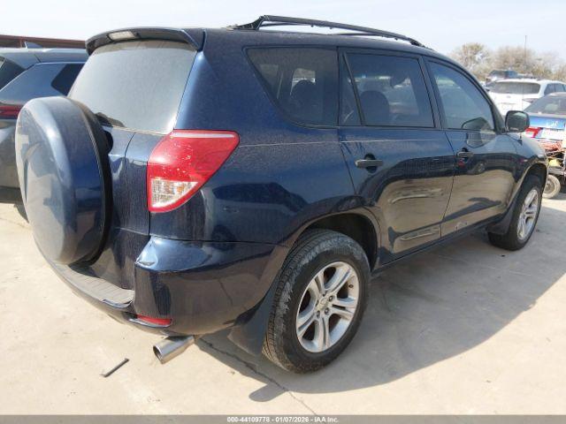 Toyota RAV4 Image 14