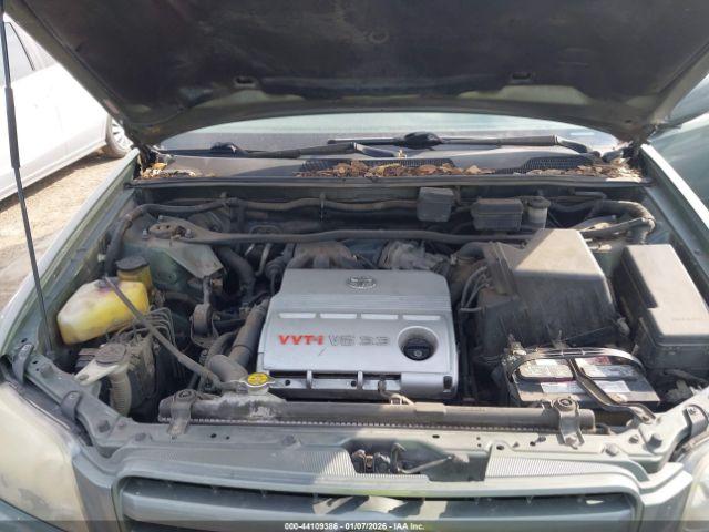 Toyota Highlander V6 Image 2