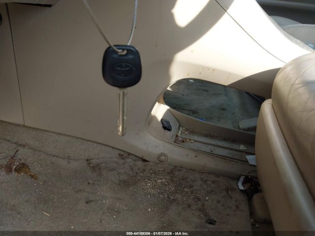 Toyota Highlander V6 Image 8